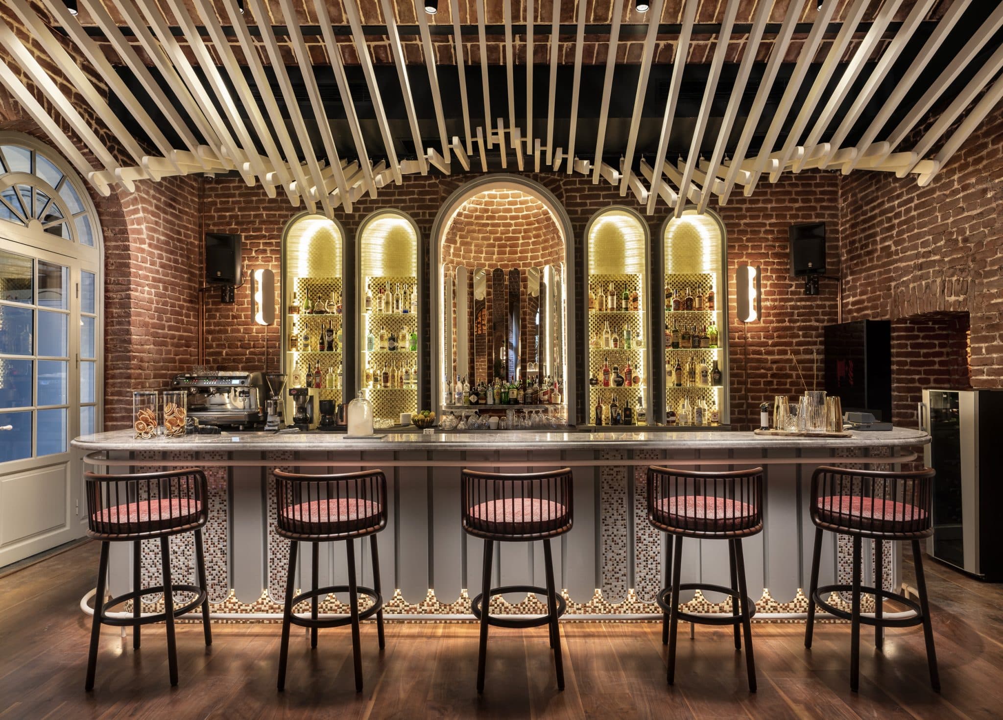 The bar at IL CORTILE